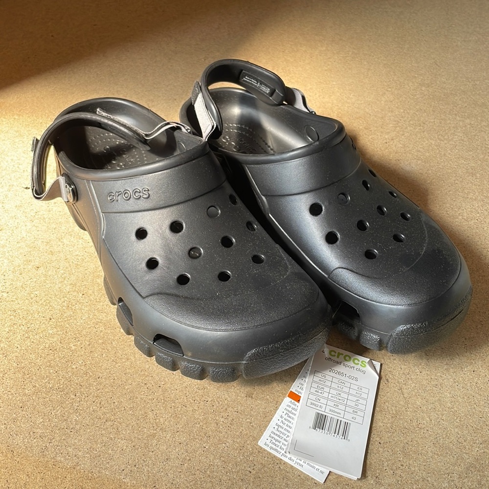 Mens brand new crocs, black size 12